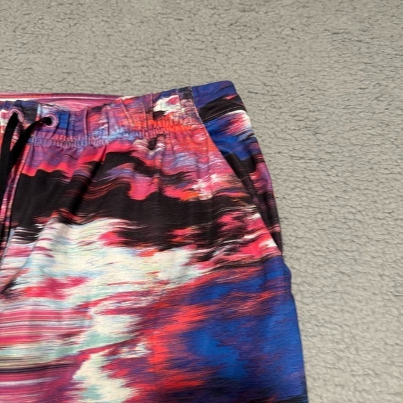 Lululemon Jet Crop (Slim) *Luxtreme Pigment Wind White Multi Size 6 - Picture 6 of 12